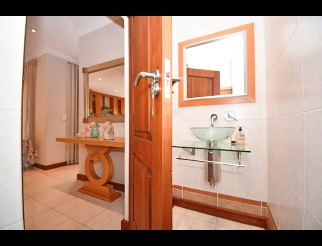 4 BEDROOM HOUSE FOR SALE IN KENSINGTON